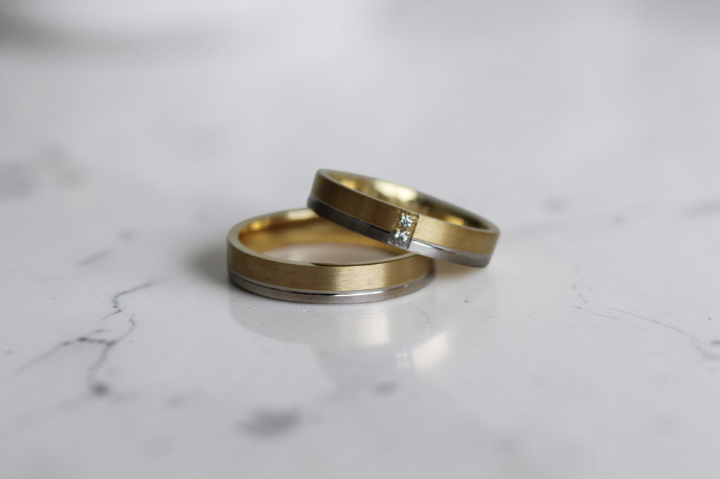Vela Karikagyűrű Pár - 14K Sárga / Fehér Arany - 2 db 0.006 ct Gyémánt
