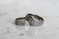 Victory Karikagyűrű Pár - 14K Fehér Arany - 40 db 0.012 ct Gyémánt