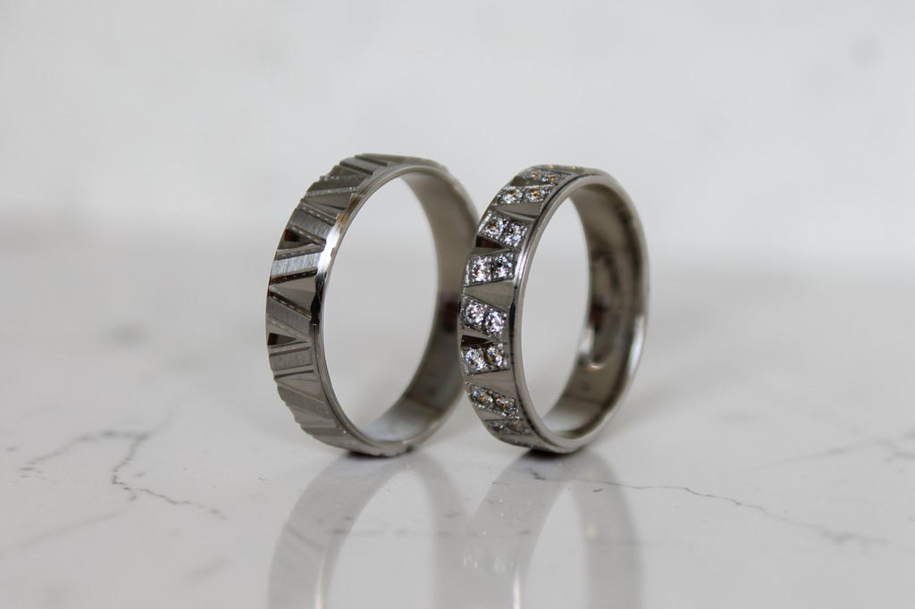 Victory Karikagyűrű Pár - 14K Fehér Arany - 40 db 0.012 ct Gyémánt