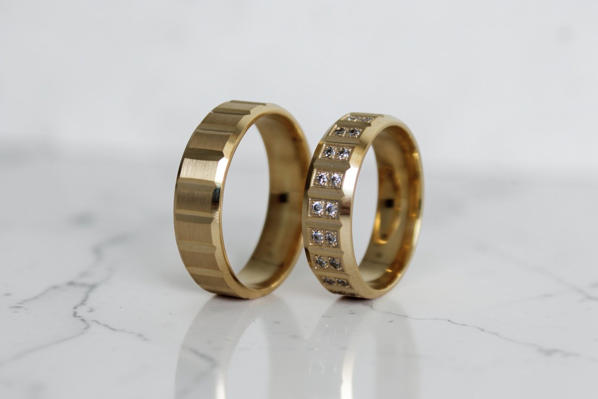 Choco Karikagyűrű Pár - 14K Sárga Arany - 40 db 0.01 ct Gyémánt