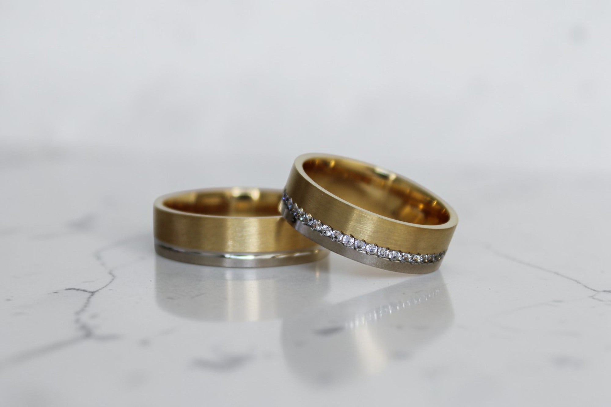 Heritage Karikagyűrű Pár - 14K Sárga / Fehér Arany - 45 db 0.006 ct Gyémánt