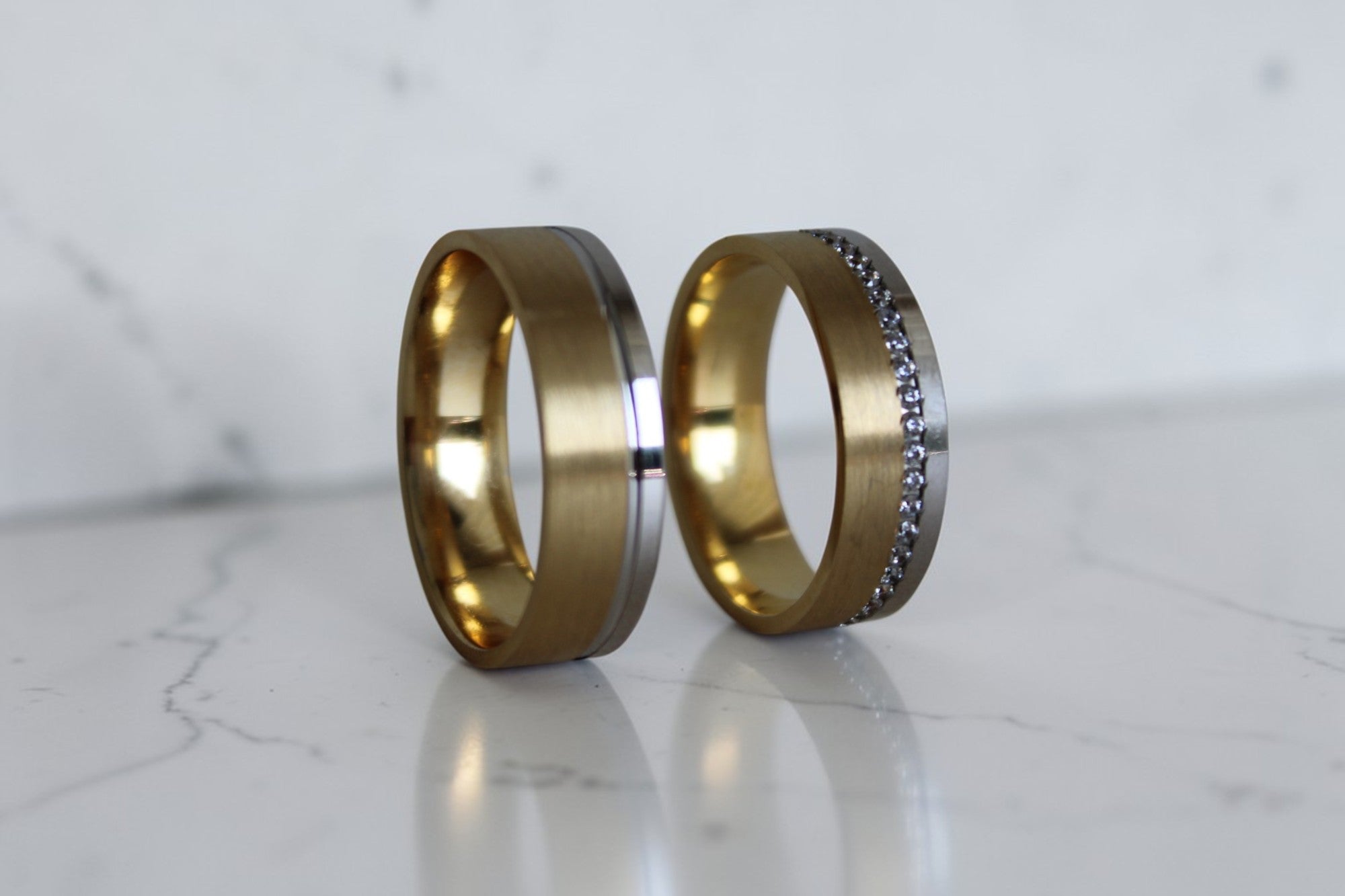 Heritage Karikagyűrű Pár - 14K Sárga / Fehér Arany - 45 db 0.006 ct Gyémánt