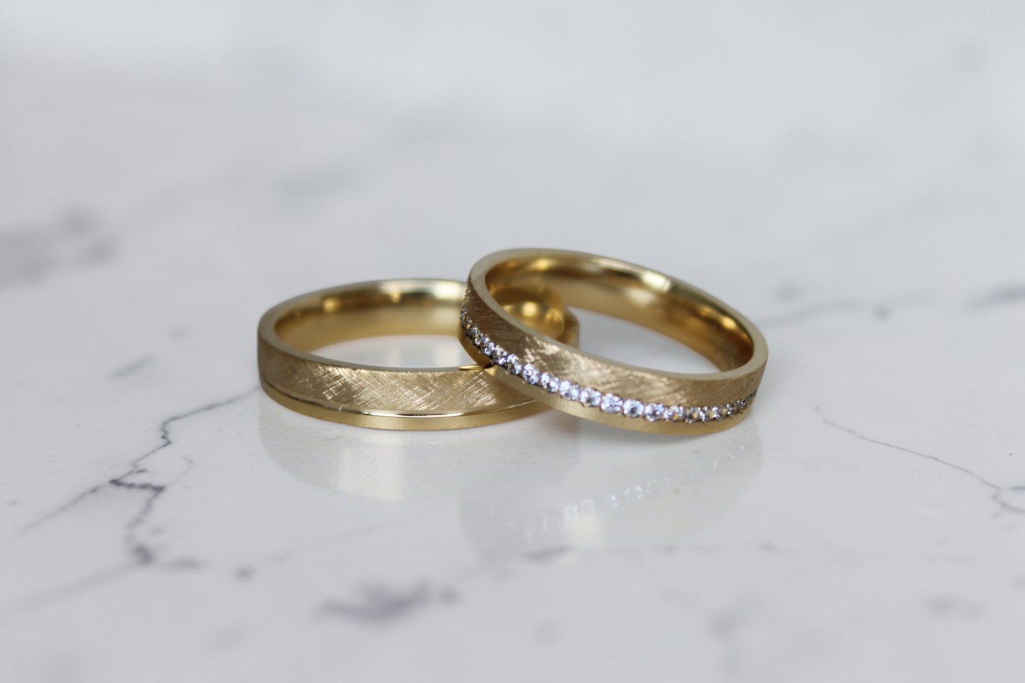 Imperial Karikagyűrű Pár - 14K Sárga Arany - 46 db 0.006 ct Gyémánt