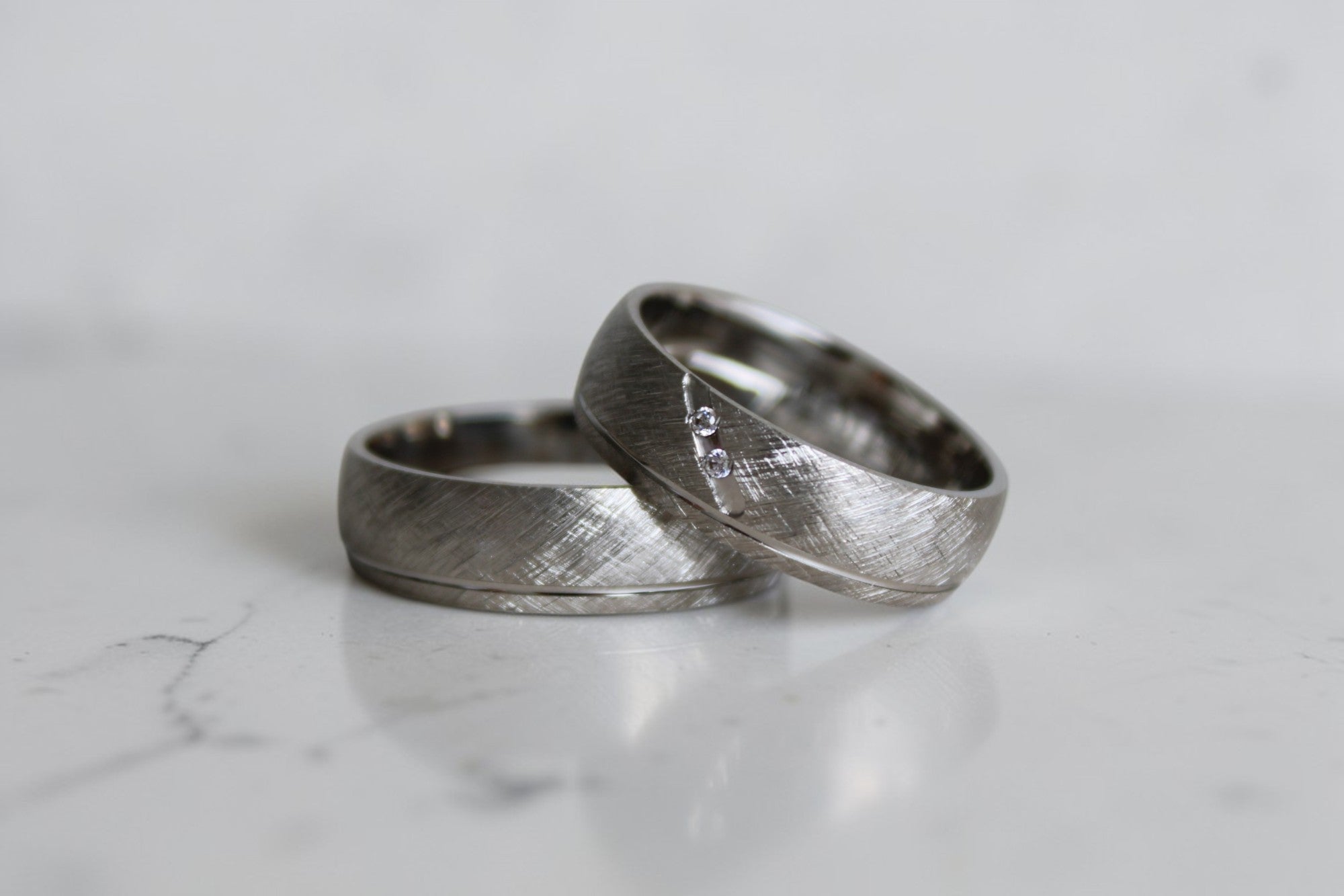 Moonlight Karikagyűrű Pár - 14K Fehér Arany - 54 db 0.006 ct Gyémánt
