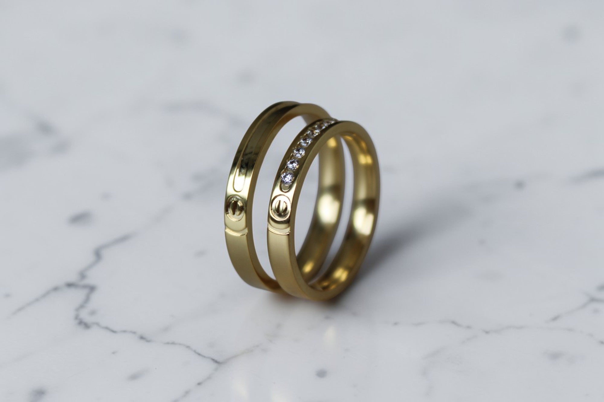 Sereno Karikagyűrű Pár - 14K Sárga Arany - 15 db 0.008 ct Gyémánt