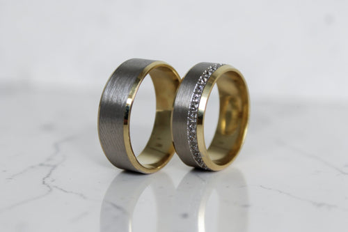 Castle Karikagyűrű Pár - 14K Fehér / Sárga Arany - 34 db 0.006 ct Gyémánt