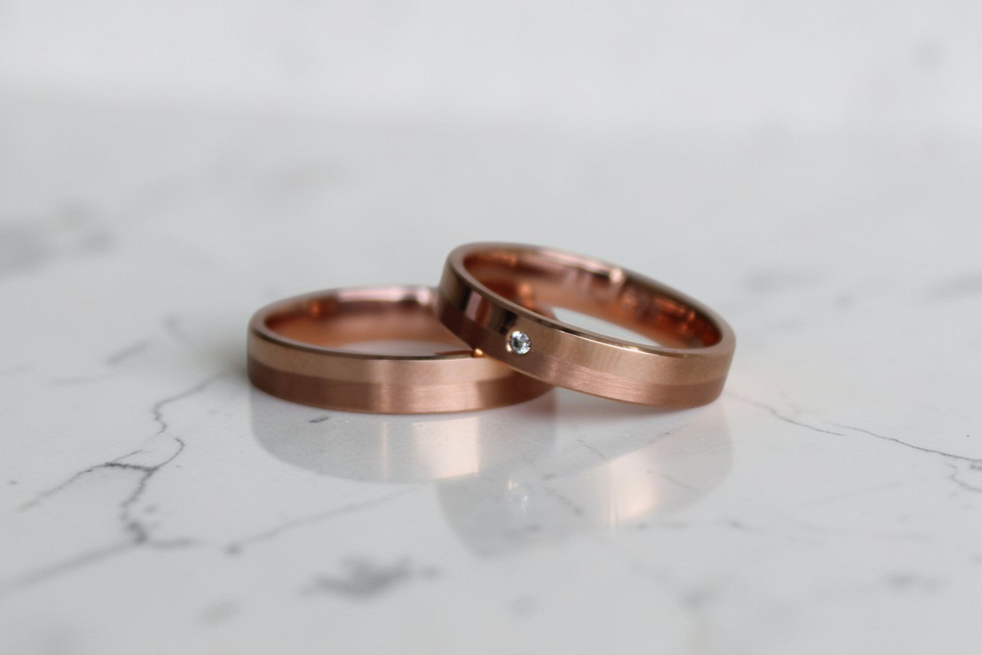 Spotless Karikagyűrű Pár - 14K Rozé Arany - 1 db 0.012 ct Gyémánt