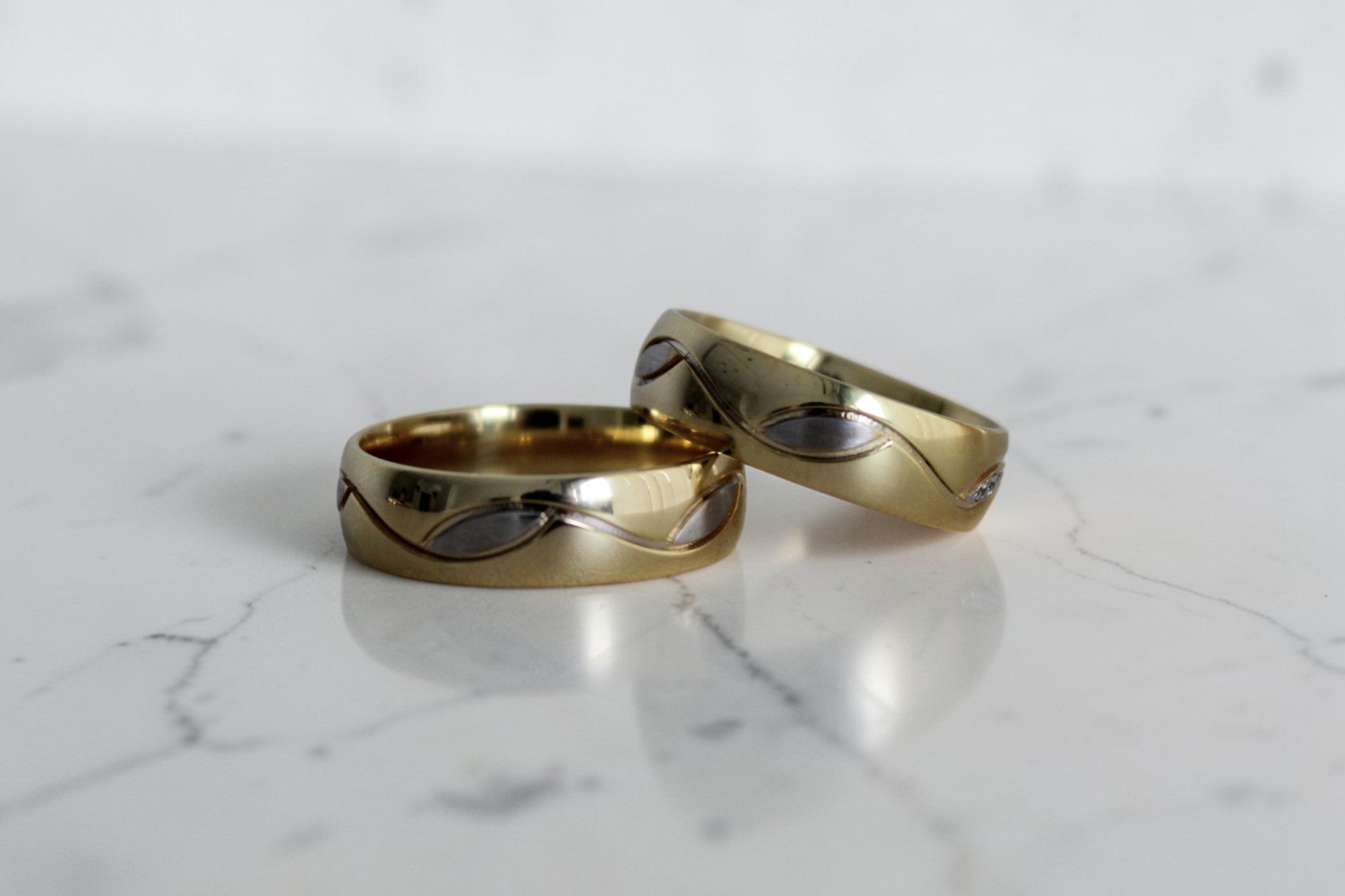 Harmony Karikagyűrű Pár - 14K Sárga / Fehér Arany - 3 db 0.006 ct Gyémánt